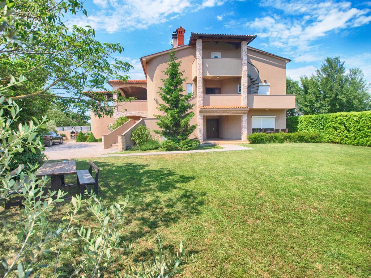 Apartments Dusanka 799 Fažana Екстериор снимка